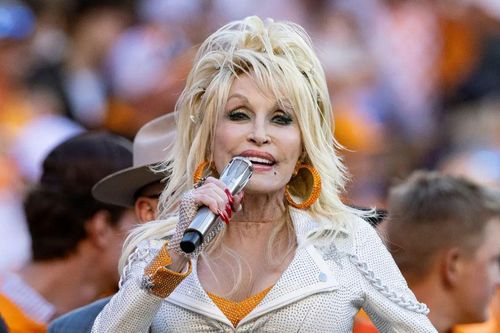 Em gái Dolly Parton lên tiếng về thông tin sai lệch, có liên quan đến AI