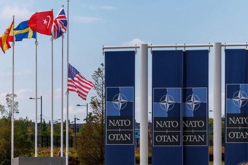 Mỹ cam kết hỗ trợ các nước NATO ứng phó hành động chiến tranh lai