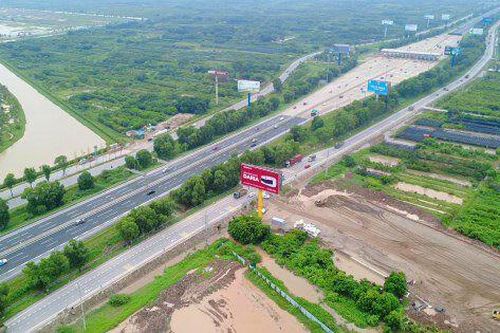 Toàn cảnh đường ngàn tỷ đi qua sân PVF Hưng Yên đang thi công