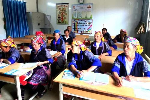 Nước ta hiện có bao nhiêu dân tộc còn gặp nhiều khó khăn?