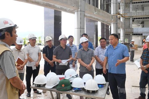 Chủ tịch UBND tỉnh kiểm tra tiến độ thi công, thực hiện Dự án đầu tư xây dựng Bệnh viện Đa khoa tỉnh Tuyên Quang