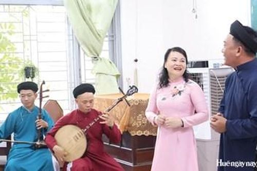 Huấn luyện 'truyền nhân' ca Huế trong trường học
