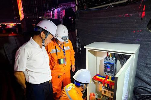 Điện lực Quảng Ninh: Giữ dòng điện thông suốt cho Quảng Ninh