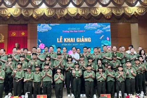 Những trang sách đầu tiên đến với Trường Văn hóa CAND V