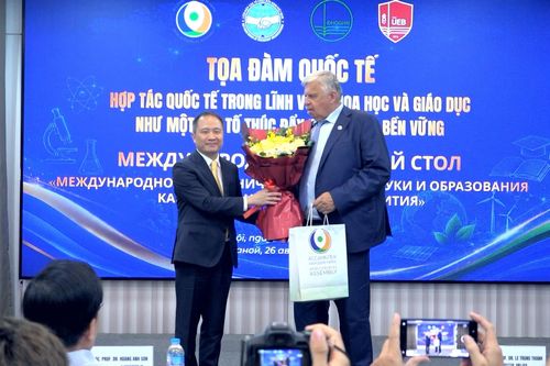 Kết nối tri thức - thúc đẩy phát triển bền vững