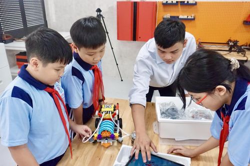 Khám phá phòng STEM trị giá 1,5 tỷ đồng tại Trường THCS Nguyễn Trãi