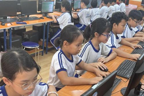 Hoàn thiện quy định dùng học bạ số thay bản giấy trong tháng 9