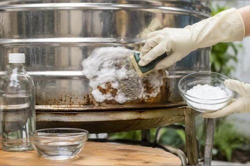 Bồn nước inox bị rỉ, rò nước: Đừng vội thay mới, áp dụng ngay 4 cách xử lý đơn giản này