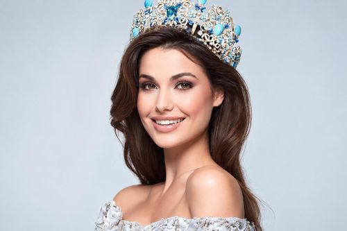 Á hậu 1 Miss World 2026 đẹp gợi cảm, học vấn tốt, là hậu duệ bá tước Thụy Điển