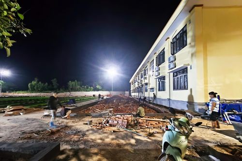 Từ công trường xuyên đêm đến ngôi trường đón 695 học sinh vùng biên Quảng Ninh