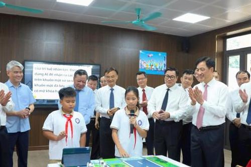 Từ một quyết định quyết liệt đến ngôi trường trên xã đảo Minh Châu
