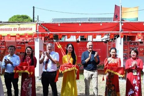 Chuỗi hoạt động văn hóa - khoa học tôn vinh Chủ tịch Hồ Chí Minh tại Hội báo Avante 2026