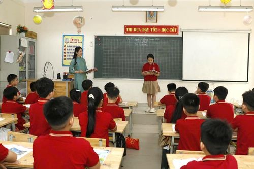 Sau sáp nhập trường học, định mức tiết dạy của giáo viên được tính thế nào?