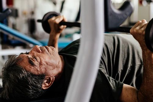 Chuyên gia tiết lộ thứ suy yếu nhanh nhất trong hệ cơ của người sau tuổi 40