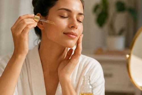 7 loại dầu tự nhiên giúp chăm sóc da mùa thu