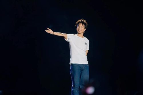 Concert Xoay Tròn D3 - Hoàng Dũng tái cấu trúc, đầu tư khủng với 'sít-rịt' nối nhau