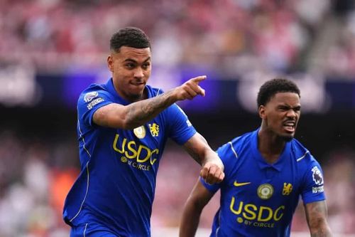 Chelsea đi vào lịch sử Ngoại hạng Anh với hai kỷ lục trái ngược