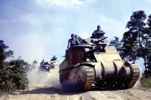 M3 Lee: Vì sao Mỹ phải chế tạo một xe tăng có thiết kế kỳ lạ?