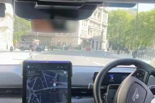 Dịch vụ taxi tự lái đầu tiên ra mắt tại London