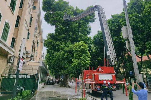 Thực tập phương án chữa cháy, cứu nạn, cứu hộ tại Bệnh viện Đa khoa Xanh Pôn