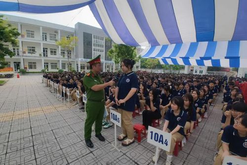 Nâng cao ý thức chấp hành pháp luật giao thông cho học sinh