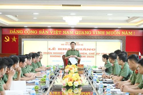 Tập huấn nghiệp vụ phát hiện, chế áp tàu bay không người lái