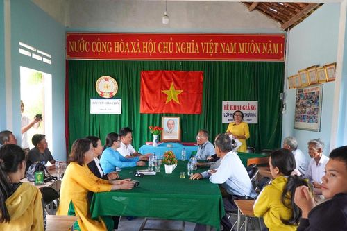 Lễ khai giảng ấm áp tình người