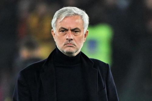 Cơn đau đầu của Mourinho