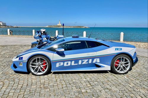 Trước Temerario, cảnh sát Italy đã sử dụng siêu xe Lamborghini nào?