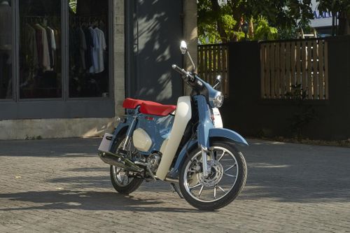 Lý do 'xe chơi' dù đắt đỏ vẫn có khách tìm mua