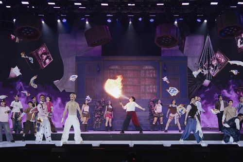 Giải mã cách Đông Hùng đưa 'nảy hạt' ca trù vào Arabic pop trong 'Khắp chốn thiên hà'