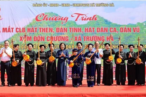 Trường Hà gìn giữ di sản hát Then, đàn Tính