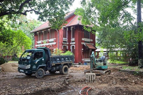Cải tạo Trường Quốc học Huế chậm tiến độ, nhà thầu bị phạt hơn 856 triệu đồng