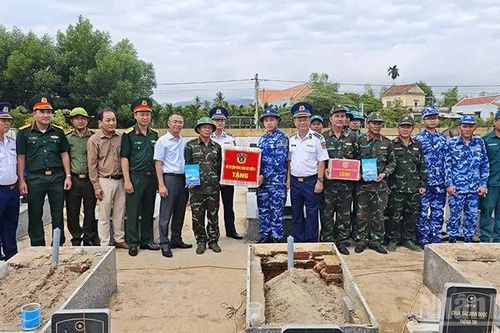 Vùng Cảnh sát biển 2 thăm, động viên lực lượng tham gia Chiến dịch '500 ngày đêm'