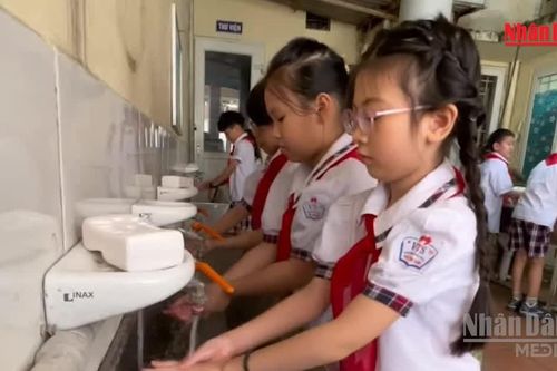 [Video] Gần 100.000 ca tay chân miệng, tăng cường phòng dịch tại trường học