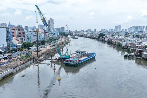 Tìm giải pháp xử lý, tận dụng bùn nạo vét: Hàng triệu mét khối bùn 'níu chân' dự án trọng điểm