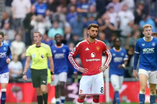 Tân binh Everton buộc Man Utd chia điểm