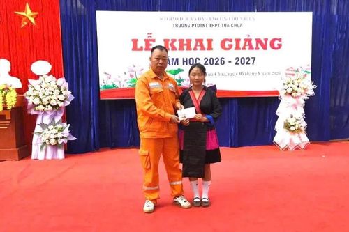 Công ty Điện lực Điện Biên tiếp sức học sinh nghèo vượt khó