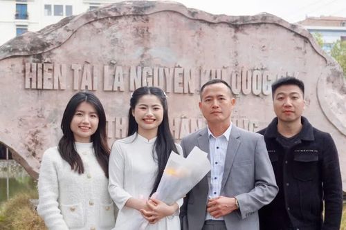 Nữ sinh chuyên Toán trở thành thủ khoa đầu vào Học viện Quân y