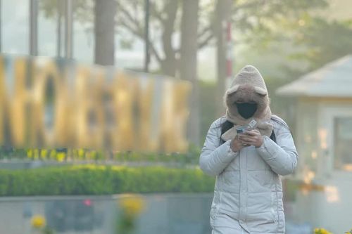 Miền Bắc 'đón' gió lạnh đầu mùa, Biển Đông sắp có áp thấp nhiệt đới