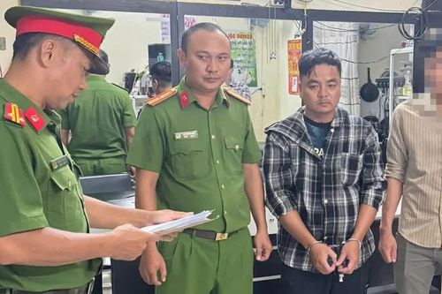 Khởi tố nhóm đối tượng bắt giữ người trái phép để ép viết giấy nợ