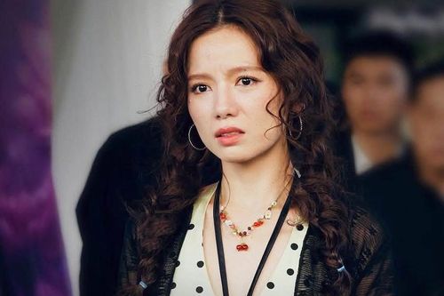 'Nghỉ hè sợ nghỉ hưu' sắp đạt 200 tỷ, phim mới của mỹ nhân 'Mưa đỏ' ra rạp