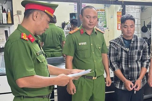 Lời khai của nhóm đối tượng dùng còng số 8 khống chế người, ép viết giấy nợ