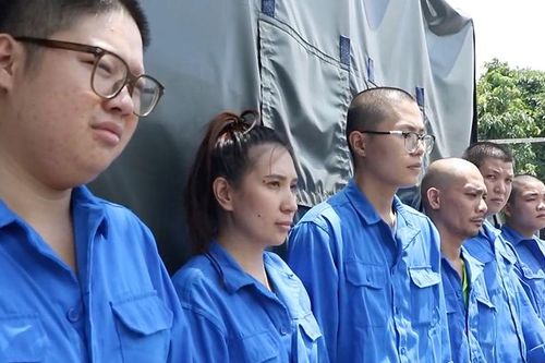 Làm giả hồ sơ vay mua ô tô, lừa ngân hàng