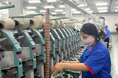 Ngành Dệt may: Nỗ lực bứt tốc quý 4 và cẩn trọng trước 'bức tranh' năm 2027
