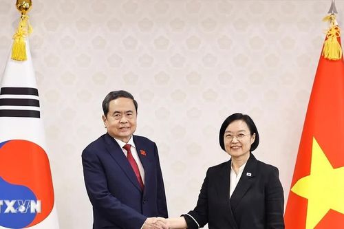 Chủ tịch Quốc hội Trần Thanh Mẫn hội kiến Thủ tướng Hàn Quốc Han Seong-sook