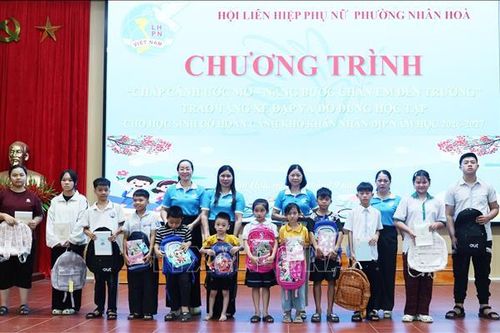 Tiếp sức hơn 1.300 trẻ em khó khăn đến trường