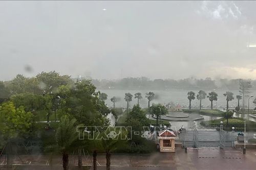 Huế cảnh báo ứng phó mưa lớn, dông, lốc