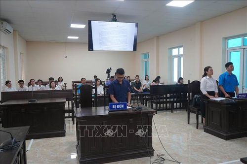 Lần đầu xét xử vụ kiện công ích, yêu cầu nộp tiền nợ bảo hiểm xã hội