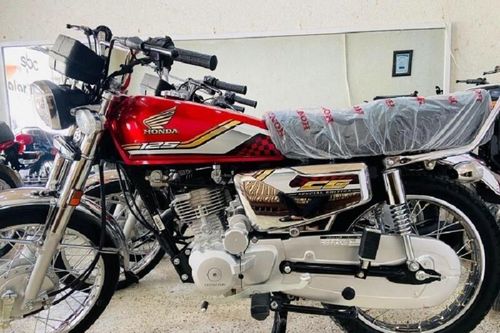 Xe côn tay 125cc mới của Honda giá 27 triệu đồng, rẻ và lạ mắt hơn Winner R